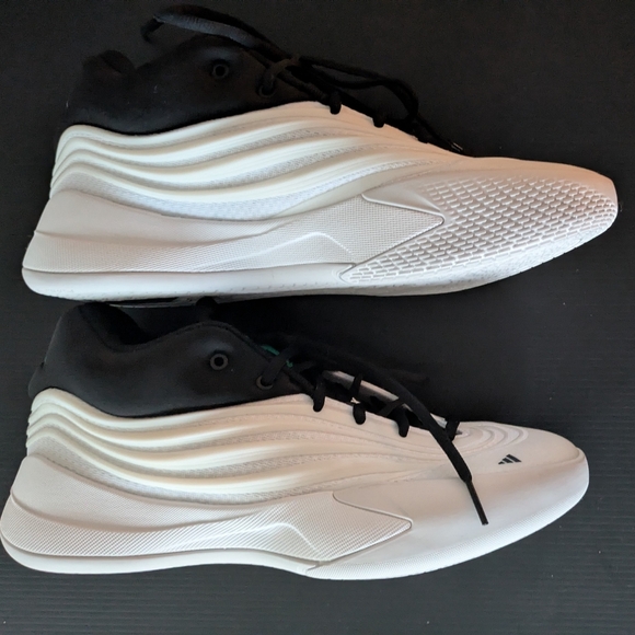 NEW Adidas Dame X Shoes - Black and White Unisex ~ 8 Men's/9 Women's - Picture 5 of 10